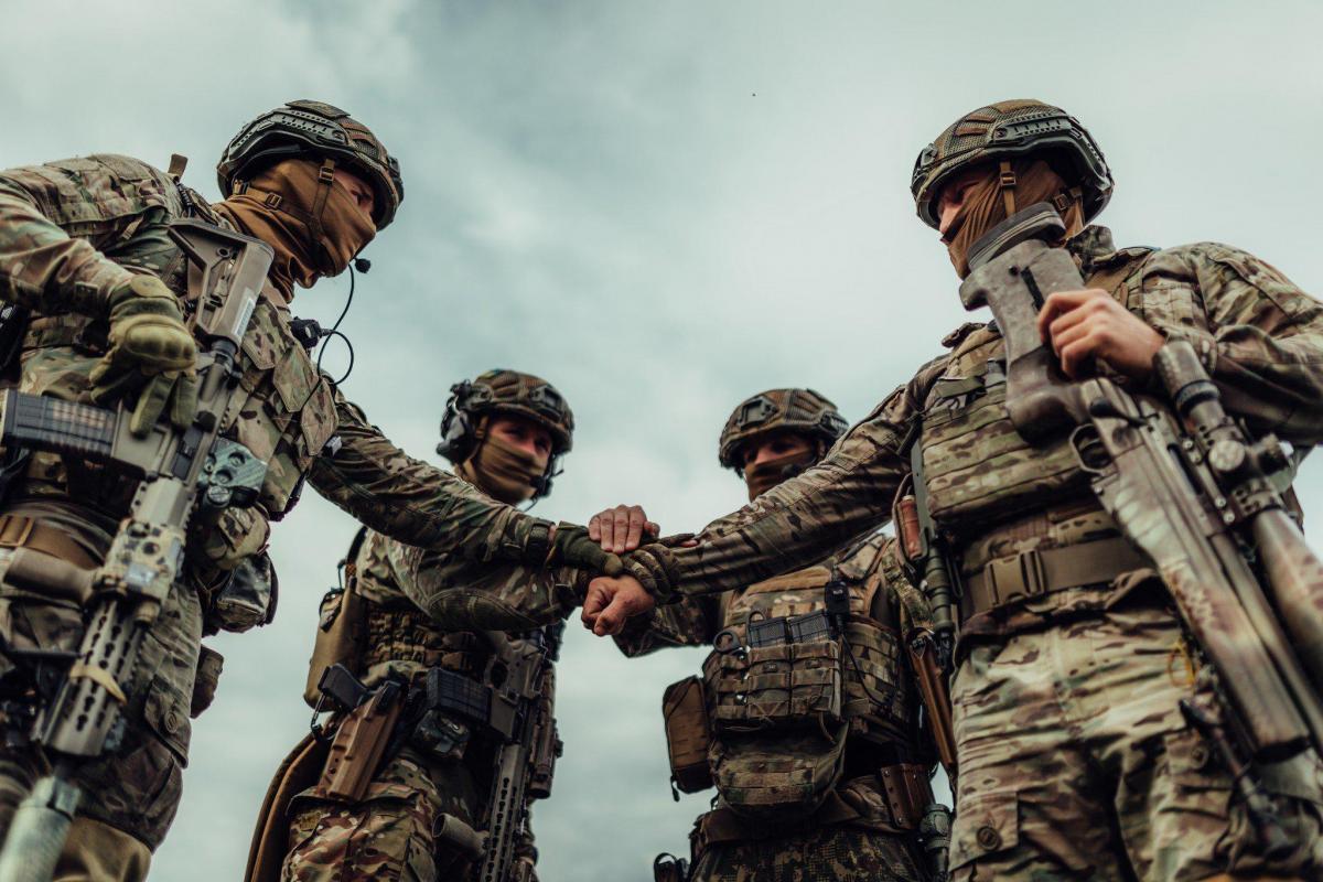 Суспільство очікує єдності: армія має діяти в єдиній системі з державою, - дослідження