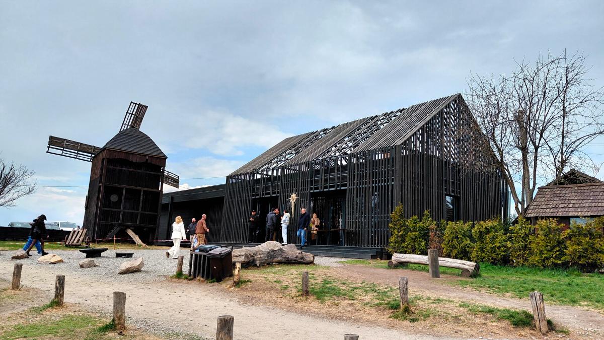 На Великдень у Витачів: місце сили на мальовничих схилах Дніпра