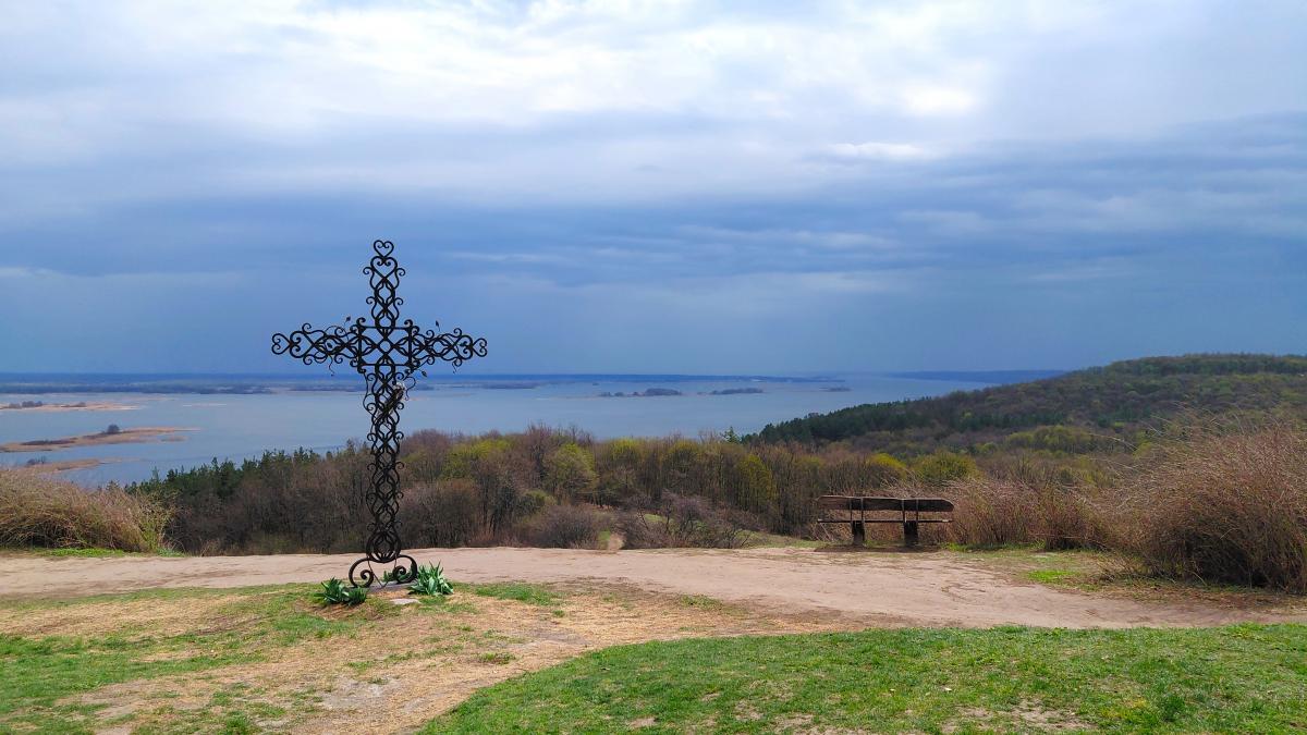 На Великдень у Витачів: місце сили на мальовничих схилах Дніпра