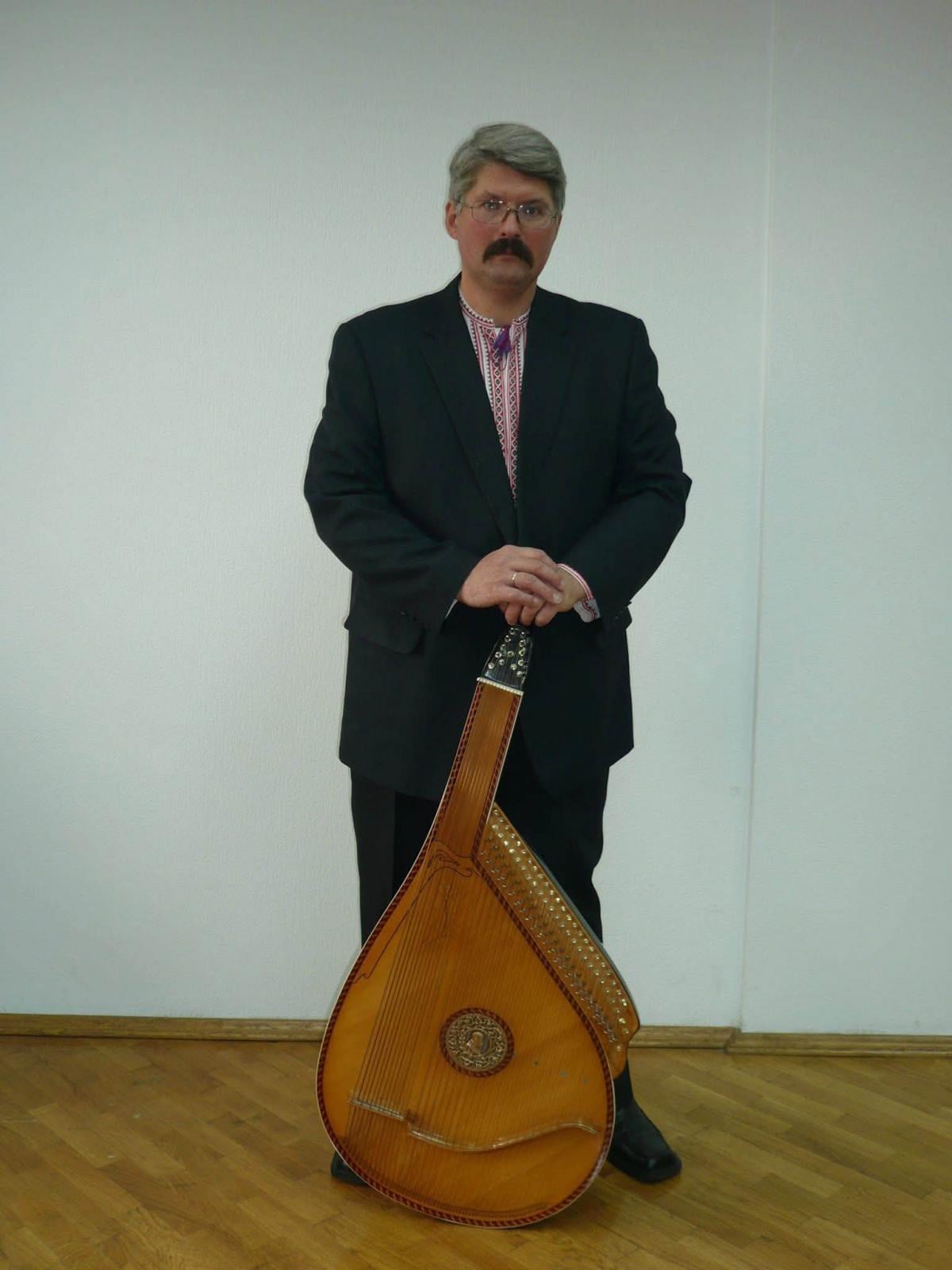 Помер відомий український бандурист Помер відомий український бандурист