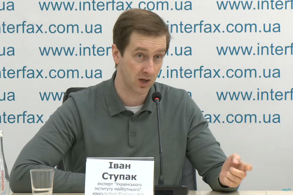 Зеленський і Рада юридично не мають повноважень здати росіянам Донбас, – експерти