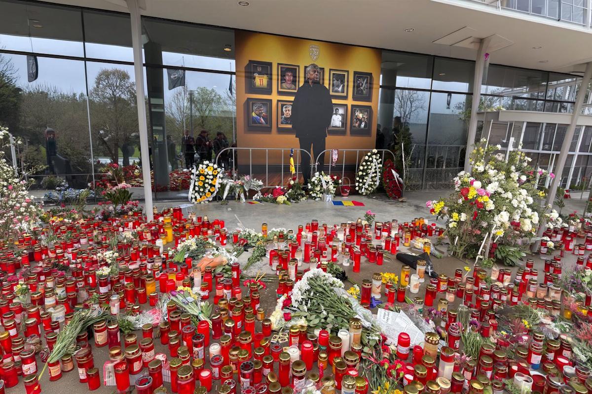 Делегация 'Динамо' приняла участие в церемонии прощания с Мирчей Луческу в Бухаресте