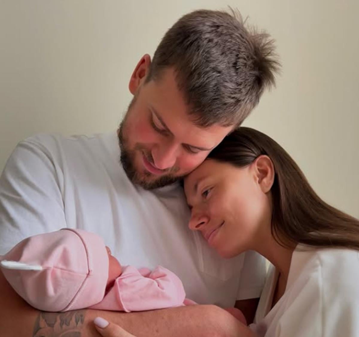 Зіркова пара українських спортсменів хрестили доньку: зворушливі кадри Зіркова пара українських спортсменів хрестили доньку: зворушливі кадри