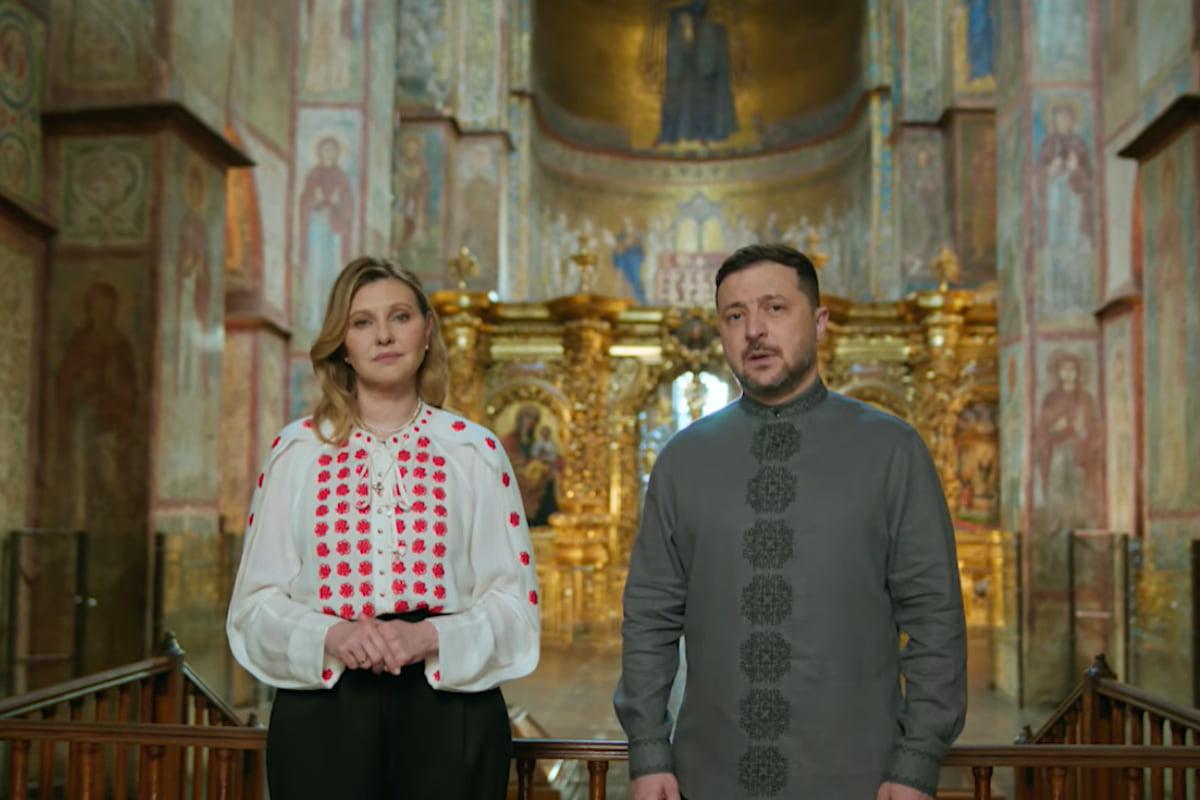 Украина стоит твердо: Зеленский и первая леди поздравили украинцев с Пасхой Украина стоит твердо: Зеленский и первая леди поздравили украинцев с Пасхой