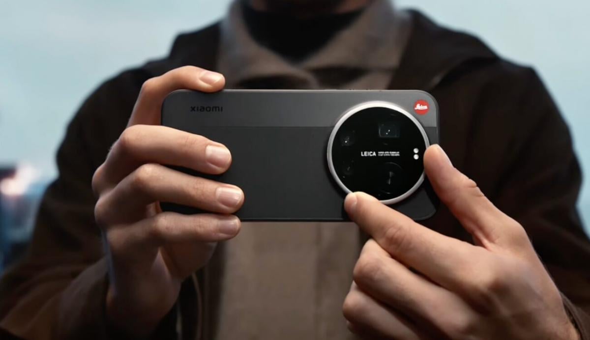 Дефіцит пам'яті змусив Android-виробників відмовитись від Ultra-смартфонів Дефіцит пам'яті змусив Android-виробників відмовитись від Ultra-смартфонів