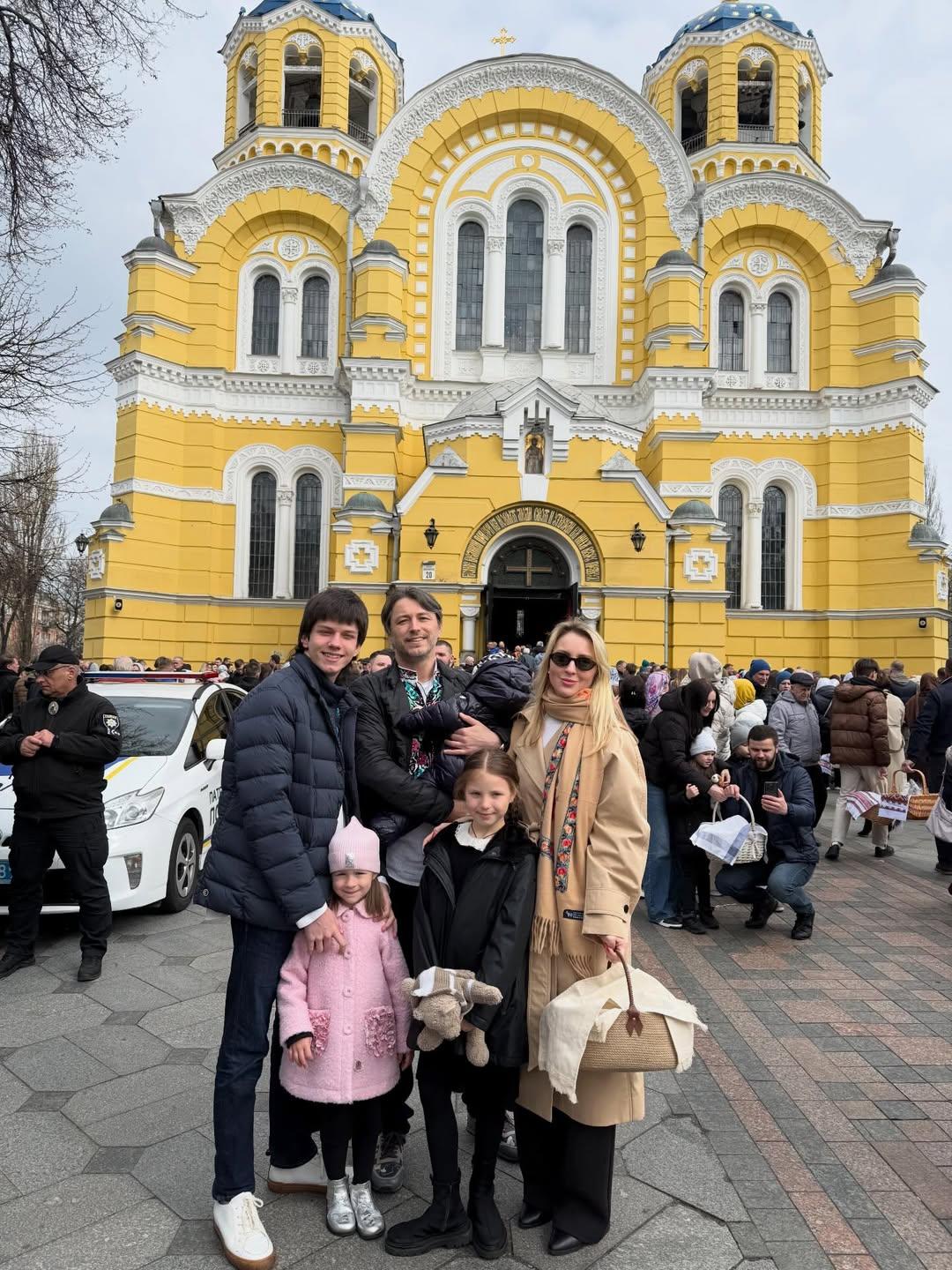 Притула розчулив рідкісним фото з усіма чотирма дітьми