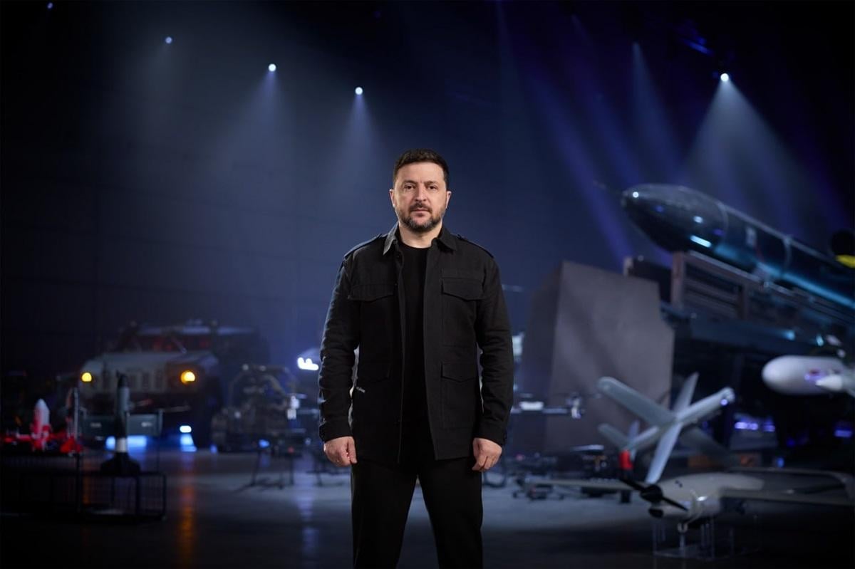 Зеленский показал 56 видов украинского оружия, появившегося во время войны