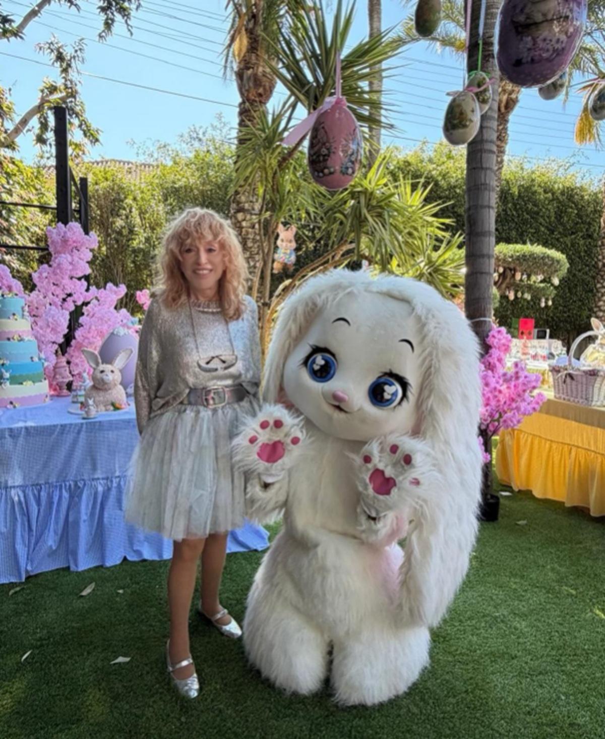 76-річна Пугачова у міні на новому фото розбурхала мережу