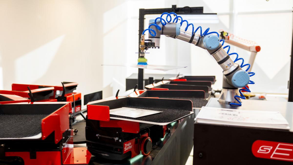 Роботи замість людей: чи врятують андроїди Україну від демографічної катастрофи і економічного краху