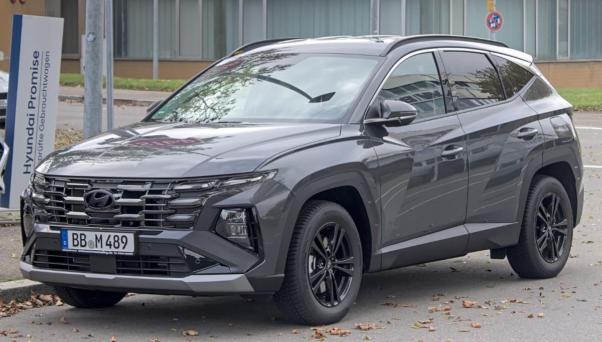 Названо бензинові автомобілі, які розкуповують українці: ТОП-5 вживаних і нових