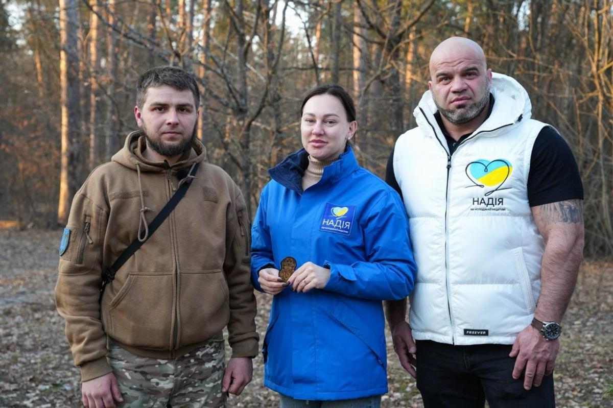 Как военные отпраздновали Пасху на передовой: большой груз на фронт, доставка пасок с помощью дронов и помощь фонду 'Надія'