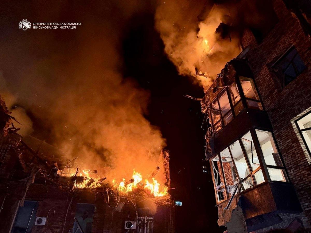 Росіяни атакували Київ та Дніпро: спалахнули пожежі, серед загиблих дитина
