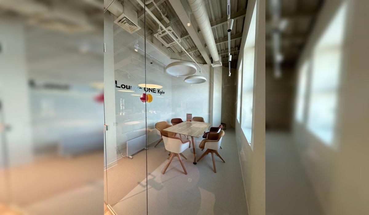 Лаунж від Mastercard на Південному залізничному вокзалі в Києві продовжує приймати тисячі відвідувачів щомісяця