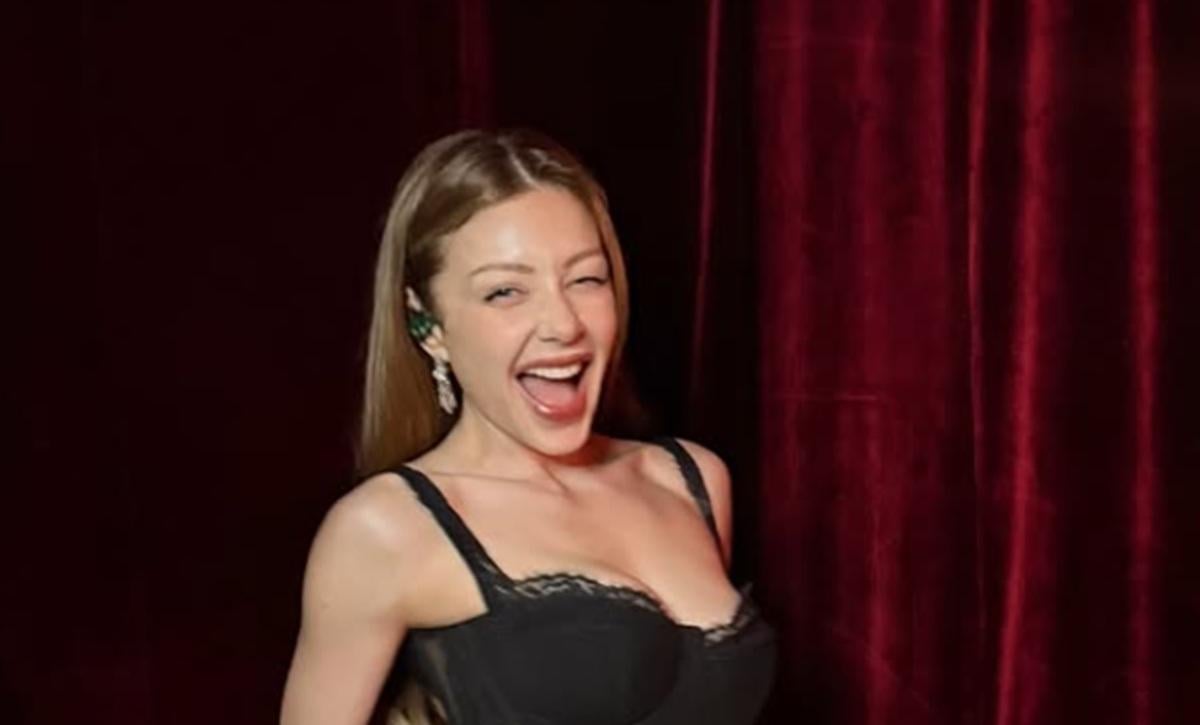 Тину Кароль жестко подкололи прямо на сцене: её реакция удивила зал (видео) Тину Кароль жестко подкололи прямо на сцене: её реакция удивила зал (видео)