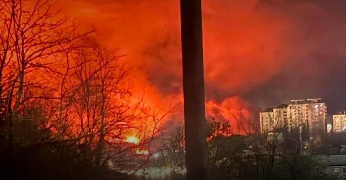 Генштаб подтвердил удар по нефтеперерабатывающему заводу 'Туапсинский' Генштаб подтвердил удар по нефтеперерабатывающему заводу 'Туапсинский'