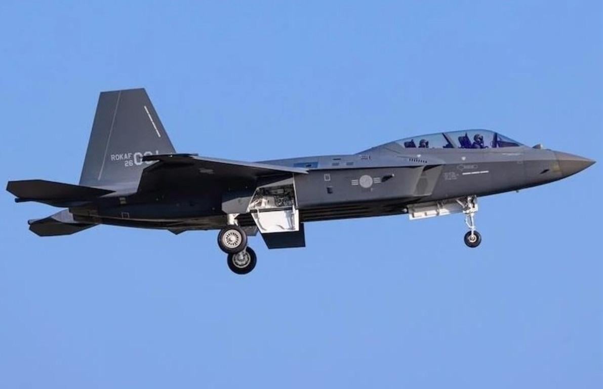 Альтернатива російському Су-57: серійний винищувач KF-21 виконав свій перший політ