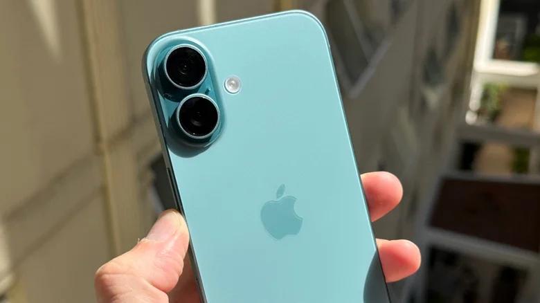 Бічні кнопки смартфона не тільки регулюють гучність: ці 4 функції вас здивують