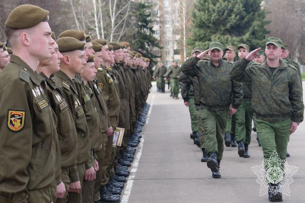 Лукашенко оголосив про призов офіцерів із резерву