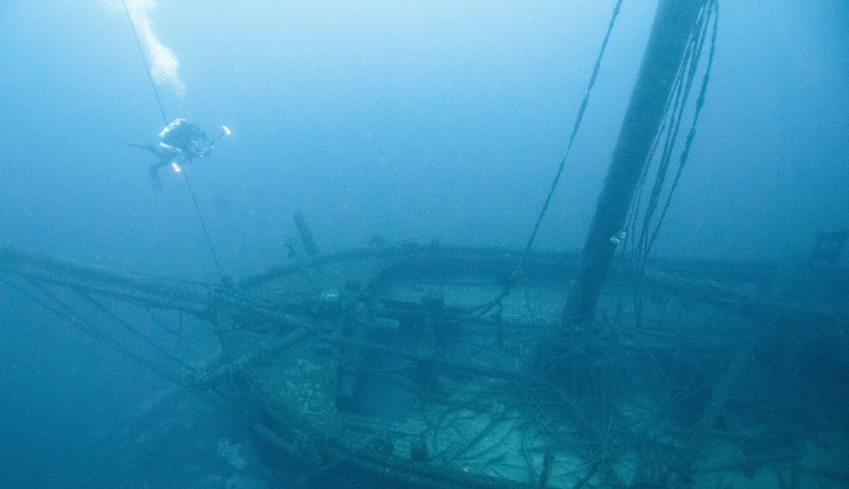 Морське кладовище: біля Гібралтару знайшли понад 100 затонулих кораблів різних епох