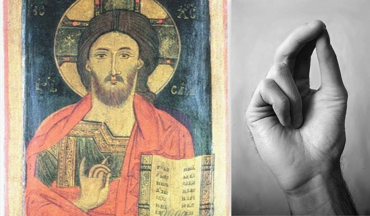 крестятся справа налево или слева направо