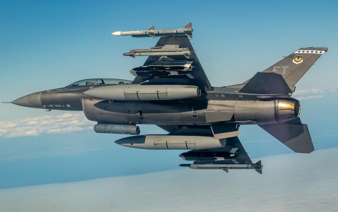 Ракету AGM-188A Rusty Dagger, яку створили для України, інтегрували на F-16 (фото)
