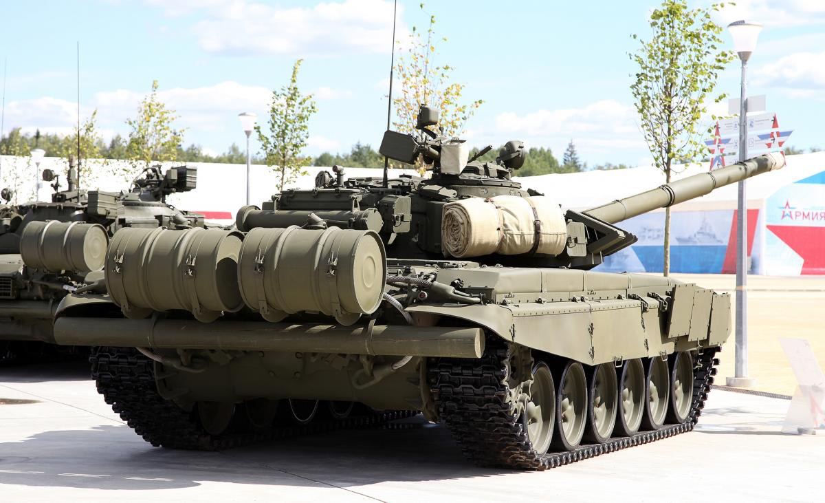 В РФ почти исчерпаны пригодные к ремонту танки Т-72Б: эксперт предположил, что будет дальше