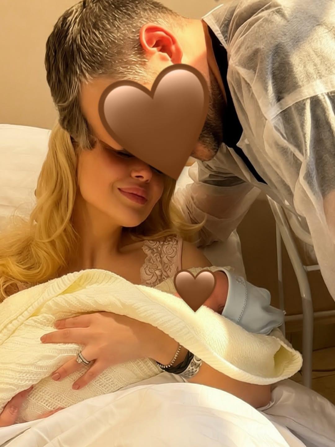 Аліна Гросу порушила мовчання після пологів і показала сина з чоловіком (фото)