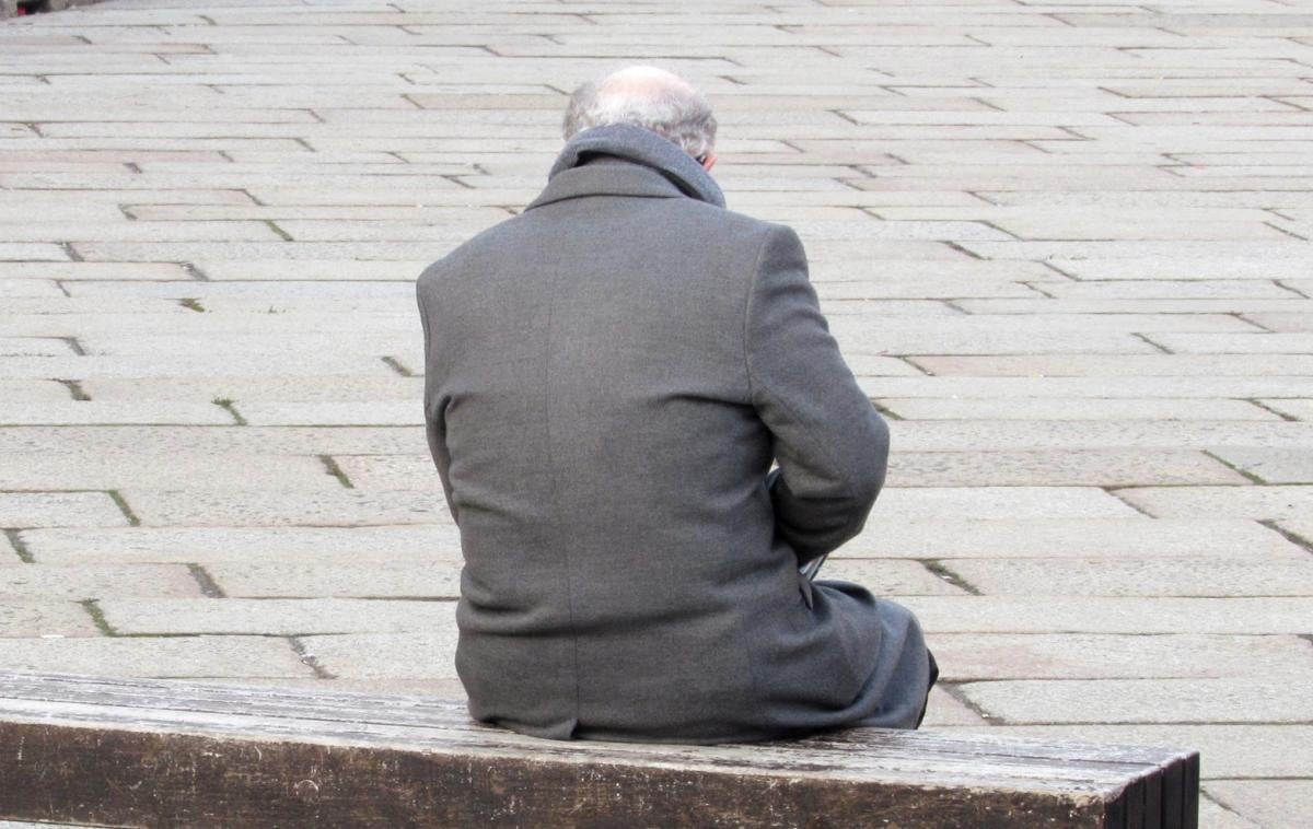 Пастка надійності: десятиліття турботи про інших можуть призвести до самотності у 60 років