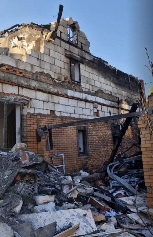 'Залишився без усього': Флеш показав зруйнований будинок внаслідок атаки РФ (фото)