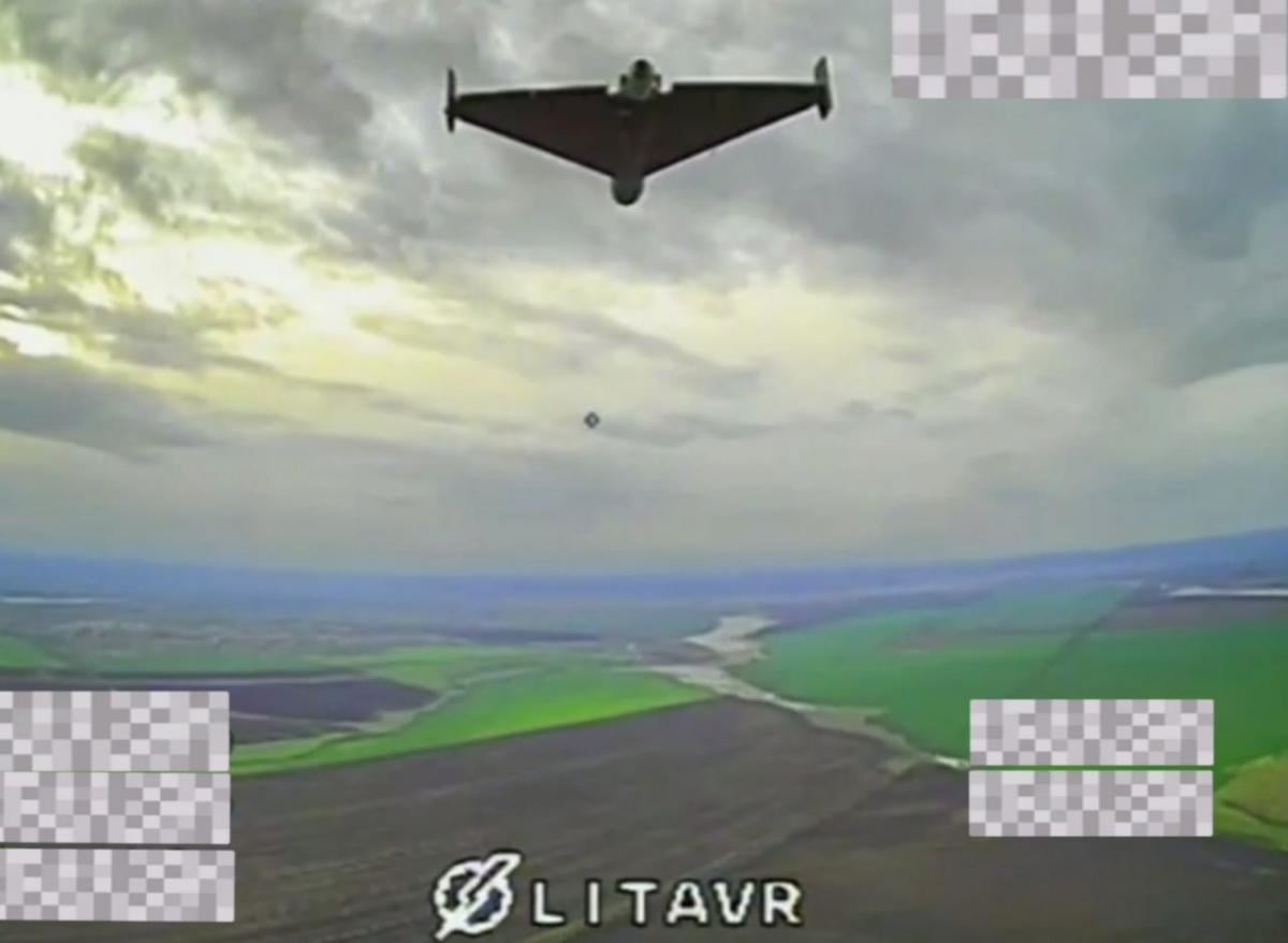 Бійці з 42 ОМБр показали унікальні кадри збиття 'Шахеда' дроном-перехоплювачем LITAVR