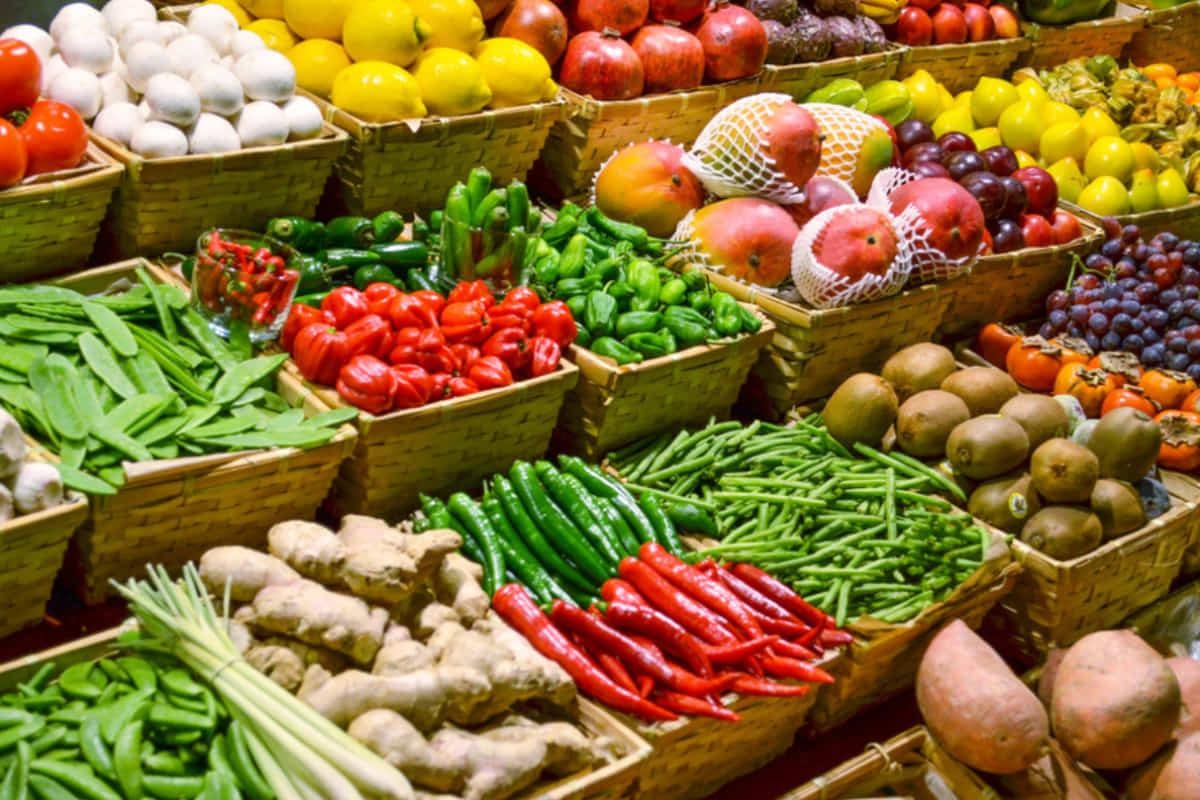 Эксперты советуют выбросить их из холодильника: 3 овоща, которые не терпят холода