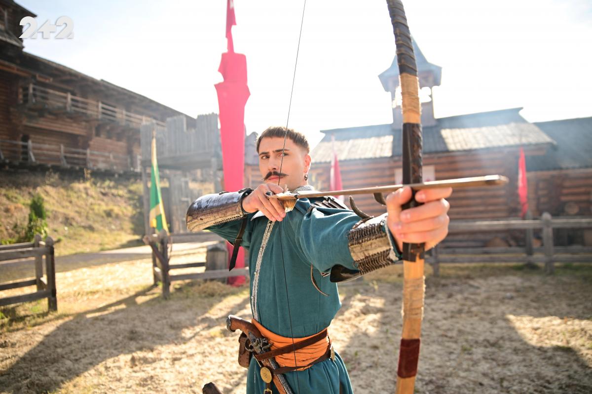 Зірка серіалу 2+2 'Пригоди козака Виговського' Артем Пльондер: 7 фактів про актора, які здивують