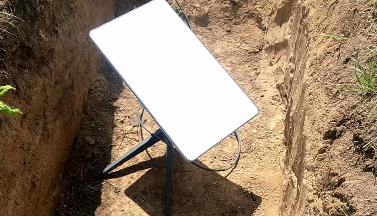 Армія РФ продовжує використовувати Starlink попри блокування: ЗМІ пояснили, як це можливо