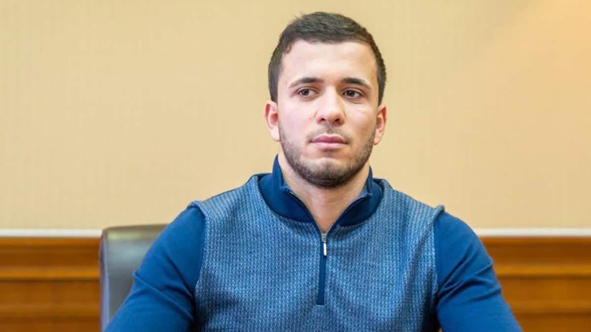 Знімає пафосні відео для соцмереж: медіа дізналися про умови служби сина дніпровського політика Краснова