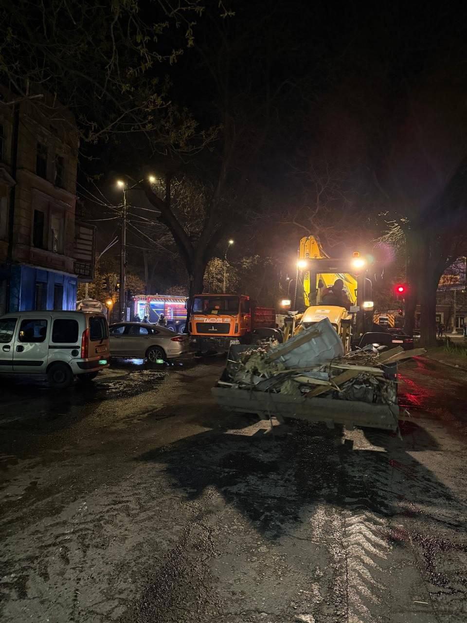 РФ масовано атакувала Одесу: зруйновані будинки, є загиблі та багато поранених (фото)