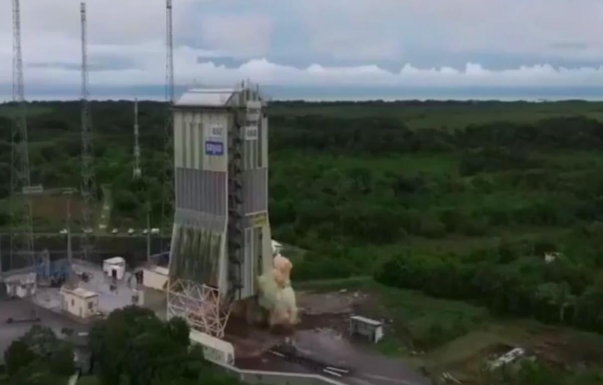 Росіян вигнали остаточно: французи знесли стартовий стіл для ракет 'Союз' (відео)