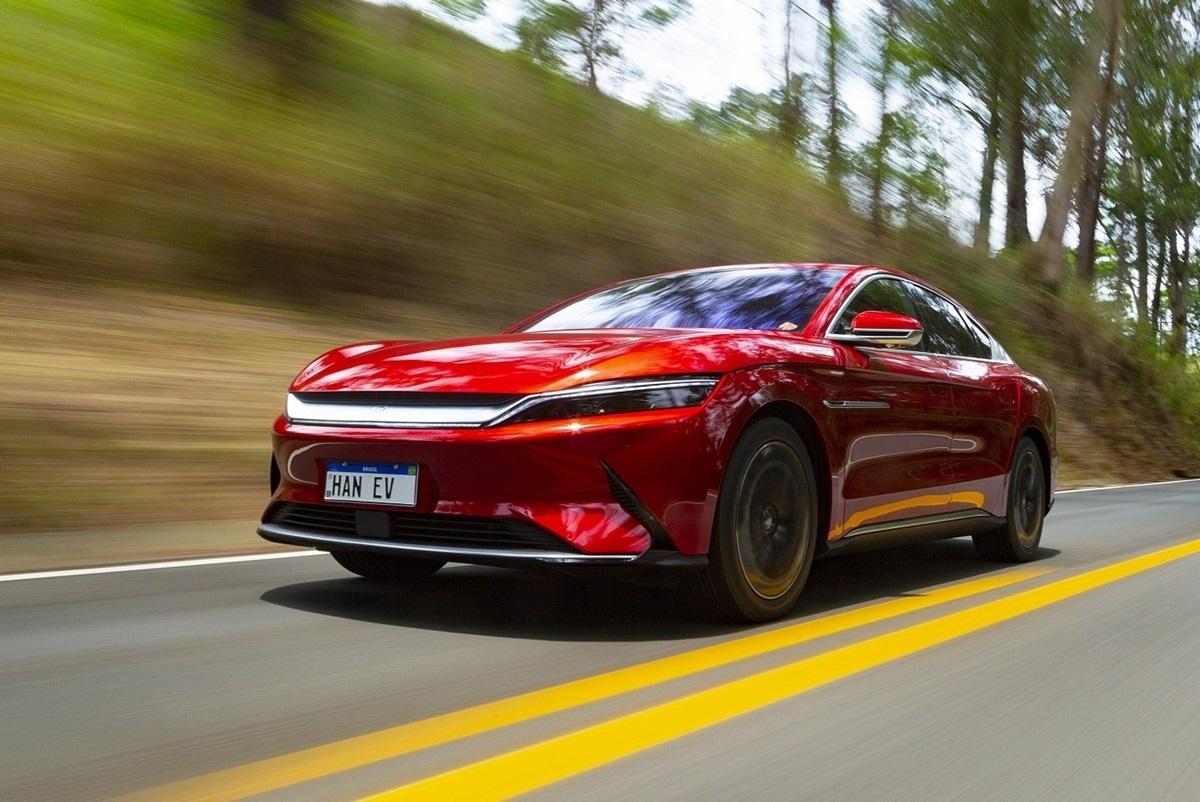 Продажі злетіли майже вдвічі: китайські автомобілі б’ють рекорди у Європі