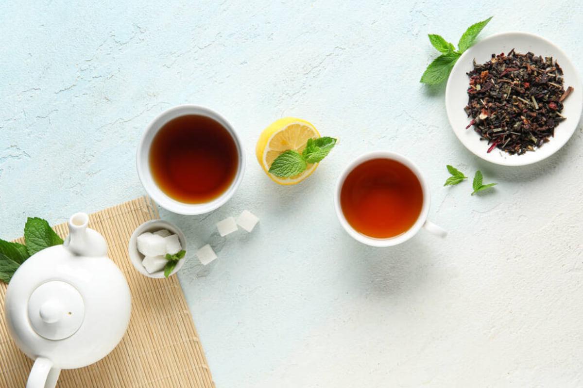 Що пити для здоров'я печінки: дієтологи назвали 6 чаїв, які здатні творити дива