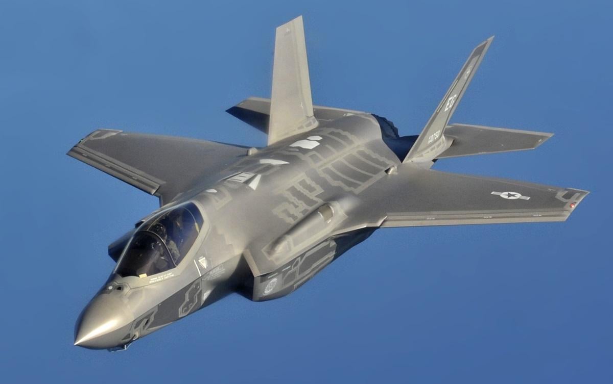 Скільки пального знадобиться F-35A для польоту зі США до Китаю: цифра може здивувати