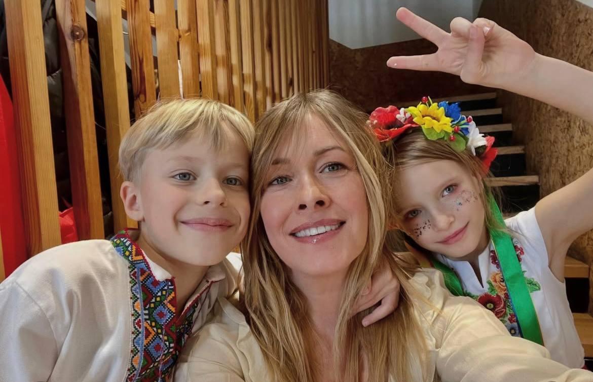 Кравець вперше за довгий час показала 9-річних дітей: який вигляд мають двійнята зараз