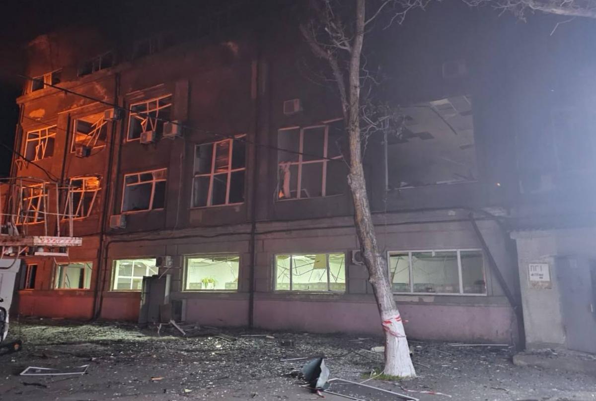 Россия массированно ударила по Одесской области: разрушены больница и дома, есть пострадавшие