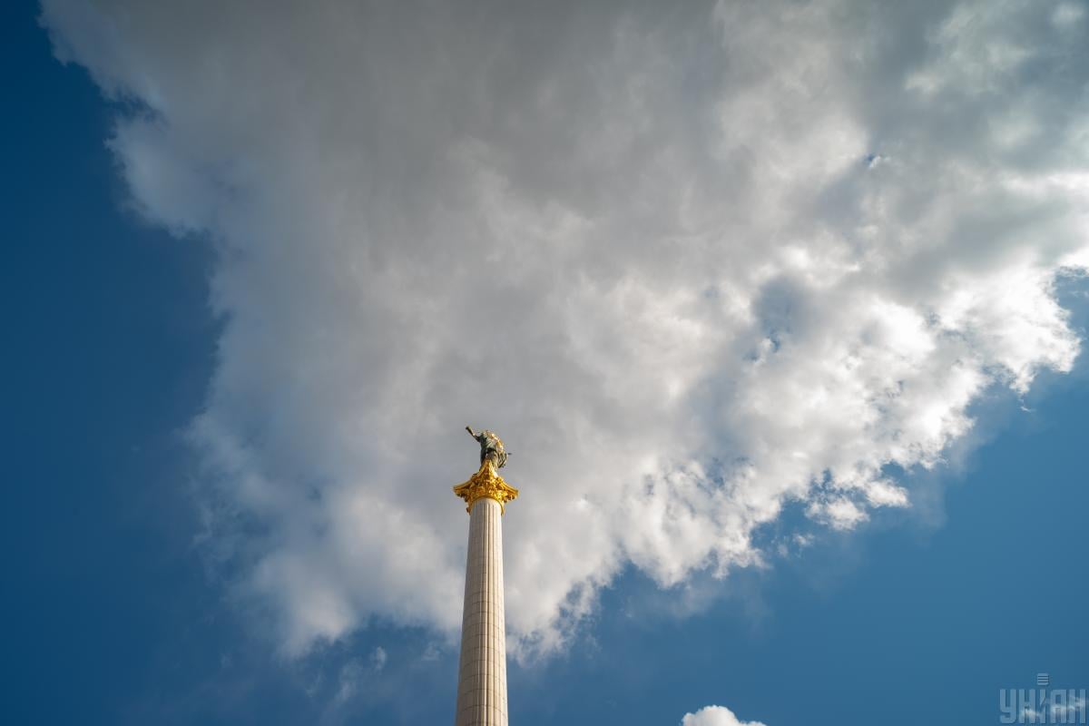 Перед вихідними в Києві ще буде холодно, попереду – потепління