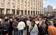 Студенти Нацуніверситету спорту вийшли на мітинг проти рішень Мінспорту: "Риган – наш ректор"