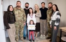 Защитник Мариуполя, боец "Азова" Афендиков получил квартиру от Ахметова