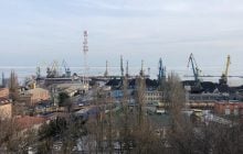 Попри удари по Україні, Росія поскаржилась на обстріл іноземного судна в Азовському морі