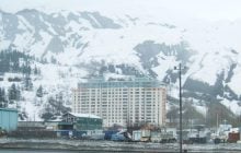 У цьому місті всі жителі живуть в одній 14-поверховій будівлі: де воно знаходиться