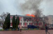 РФ атакувала мерію Прилук та податкову в Новгороді-Сіверському: спалахнули пожежі