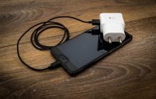 До USB-C творился настоящий хаос: самые странные порты для зарядки телефонов