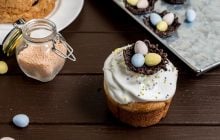 Молочна глазур для паски: не липне до рук, не кришиться і без сирих білків