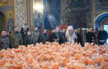 ПЦУ та Фонд Владислави Молчанової передали 12 тисяч пасок на передову